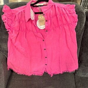 Umgee NWT Fuchsia Ruffled Blouse